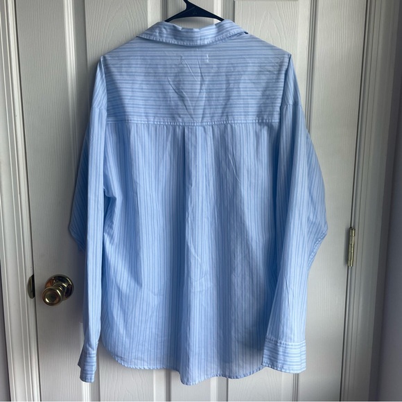 Hollister Oversized Button Up - Picture 2 of 4